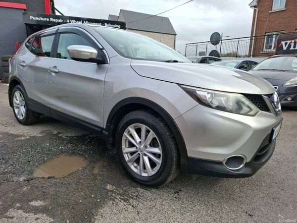 Nissan Qashqai Hatchback, Diesel, 2014, Silver