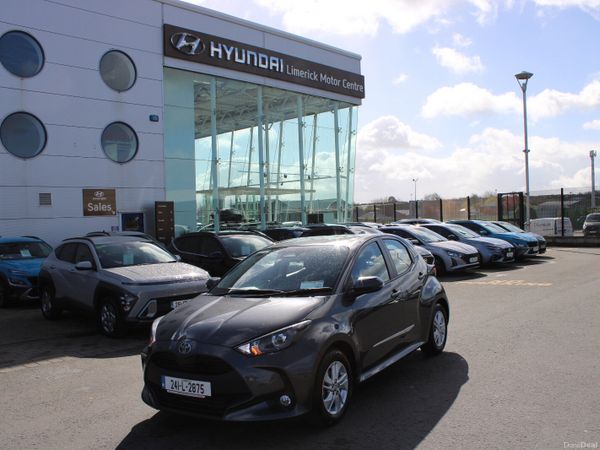 Toyota Yaris Hatchback, Petrol Hybrid, 2024, Grey