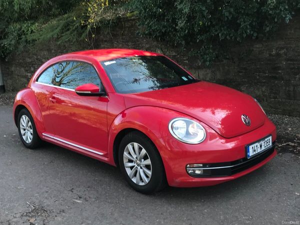 Volkswagen Beetle Hatchback, Petrol, 2014, Red