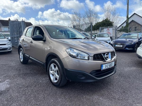 Nissan Qashqai Hatchback, Petrol, 2011, Brown