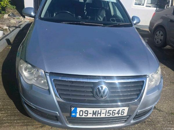 Volkswagen Passat Saloon, Diesel, 2009, Blue