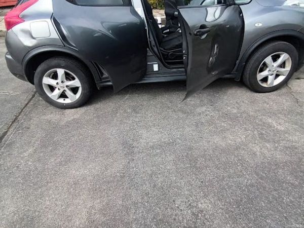 Nissan Juke SUV, Petrol, 2010, Grey
