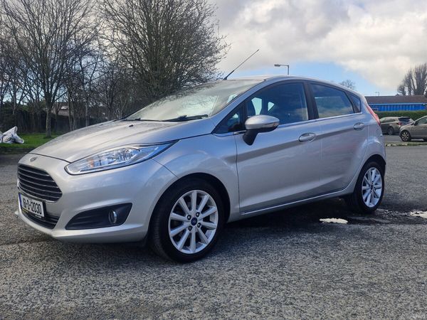 Ford Fiesta Hatchback, Petrol, 2016, Silver