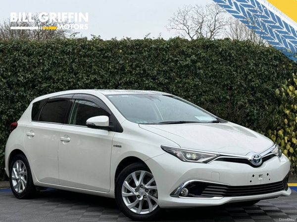 Toyota Auris Hatchback, Petrol Hybrid, 2016, White