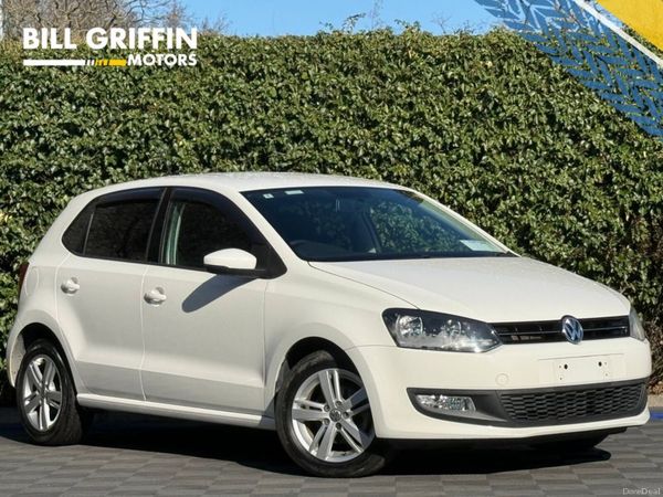 Volkswagen Polo Hatchback, Petrol, 2014, White
