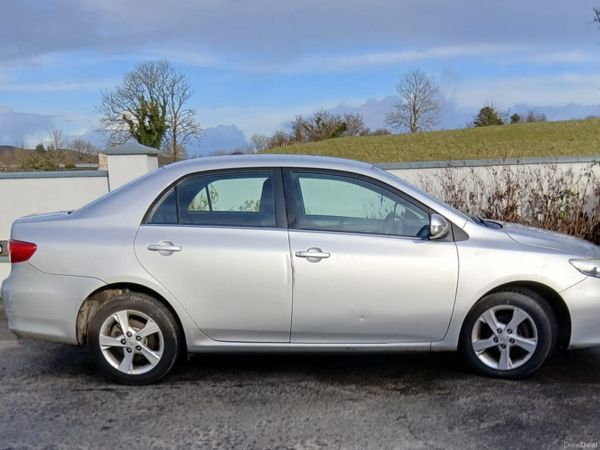 Toyota Corolla Saloon, Diesel, 2011, Silver