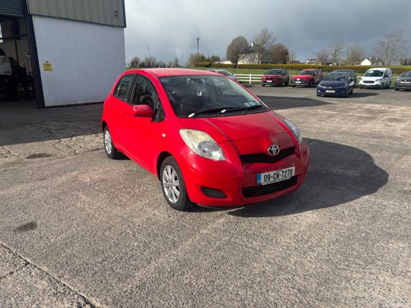Toyota Yaris Hatchback, Petrol, 2009, Red