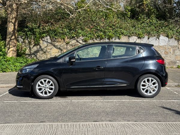 Renault Clio Hatchback, Petrol, 2017, Black