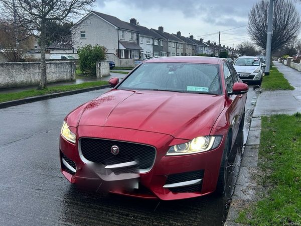 Jaguar XF Saloon, Diesel, 2016, Red