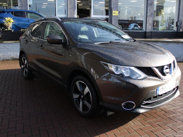 Nissan Qashqai SUV, Petrol, 2017, Brown