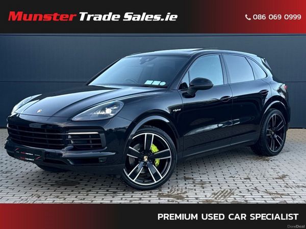 Porsche Cayenne SUV, Petrol Plug-in Hybrid, 2022, Black