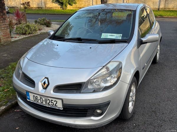 Renault Clio Hatchback, Petrol, 2006, Silver