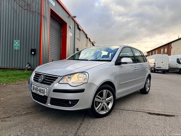 Volkswagen Polo Hatchback, Petrol, 2008, Silver