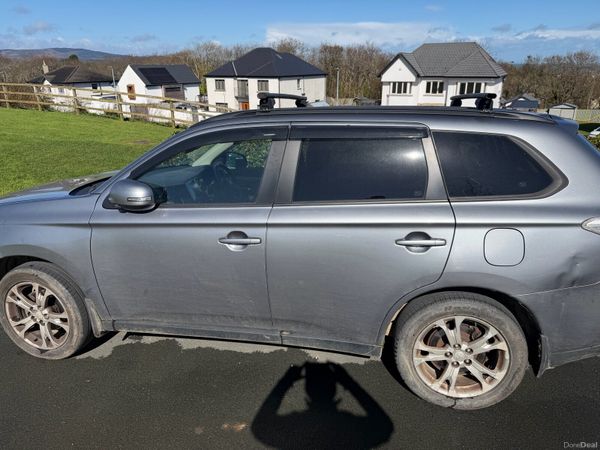 Mitsubishi Outlander SUV, Diesel, 2014, Grey