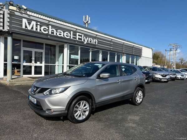 Nissan Qashqai Hatchback, Diesel, 2015, Silver