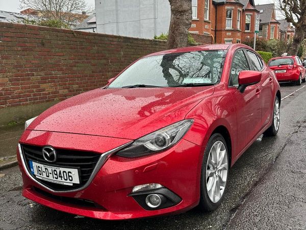 Mazda Mazda3 Hatchback, Diesel, 2016, Red