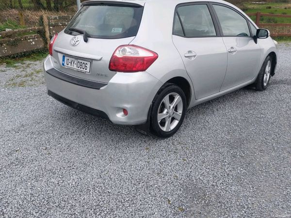 Toyota Auris Hatchback, Petrol, 2010, Silver