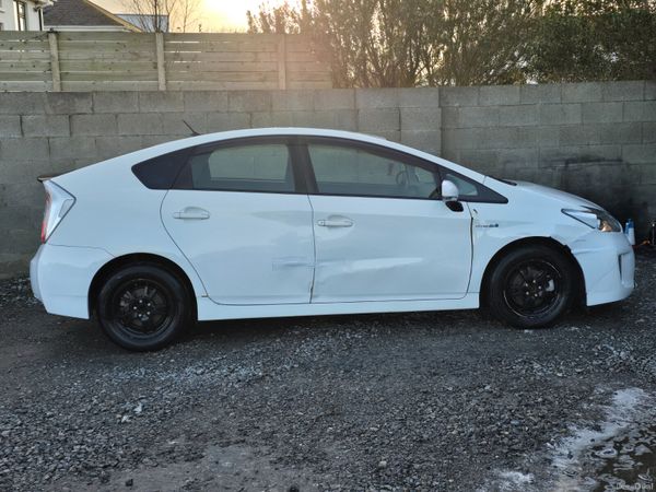 Toyota Prius Hatchback, Petrol Hybrid, 2015, White