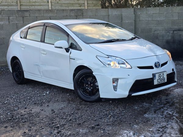 Toyota Prius Hatchback, Petrol Hybrid, 2015, White