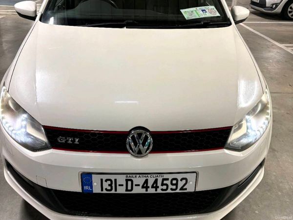 Volkswagen Polo Hatchback, Petrol, 2013, White
