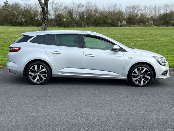 Renault Megane Estate, Petrol, 2020, Grey