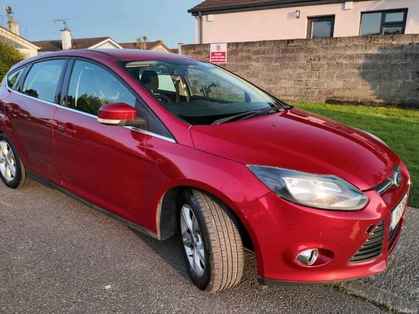 Ford Focus Hatchback, Diesel, 2011, Red