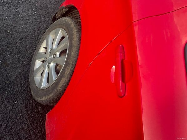 Hyundai i20 Hatchback, Petrol, 2013, Red