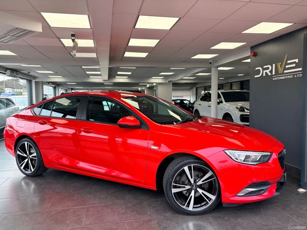 Opel Insignia Hatchback, Diesel, 2018, Red