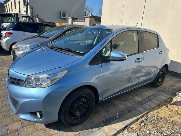 Toyota Vitz Hatchback, Petrol, 2017, Blue