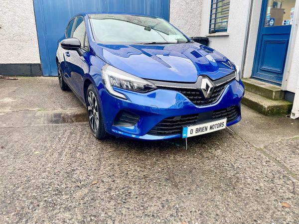 Renault Clio Hatchback, Petrol, 2023, Blue