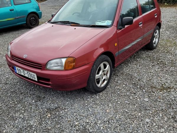 Toyota Starlet Hatchback, Petrol, 1999, Red