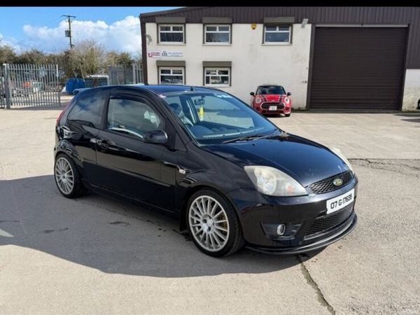 Ford Fiesta Hatchback, Petrol, 2007, Black