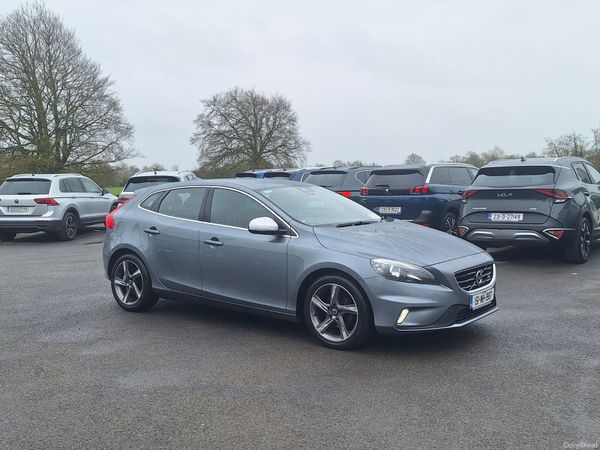 Volvo V40 Hatchback, Diesel, 2015, Grey
