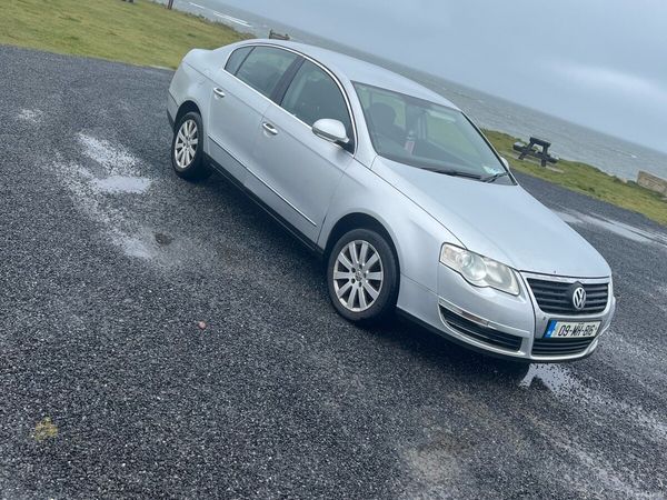 Volkswagen Passat Saloon, Diesel, 2009, Silver