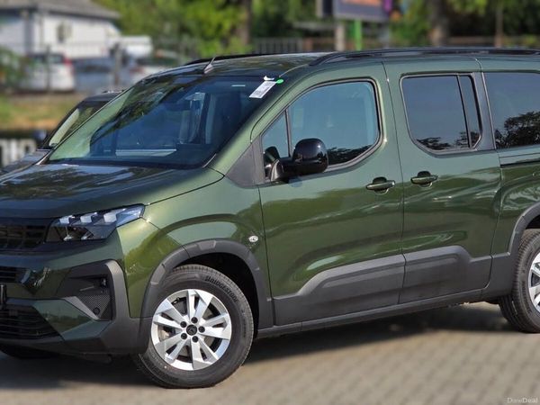 Peugeot Rifter MPV, Diesel, 2025, Green