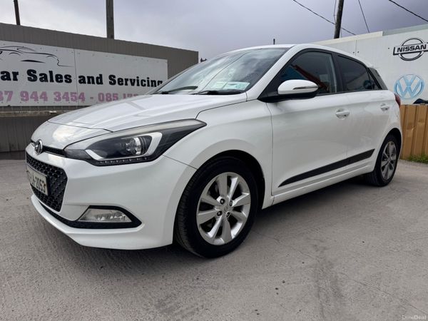 Hyundai i20 Hatchback, Diesel, 2016, White