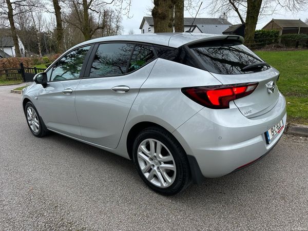 Opel Astra Hatchback, Petrol, 2019, Grey