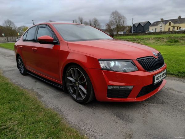 Skoda Octavia Hatchback, Diesel, 2014, Red