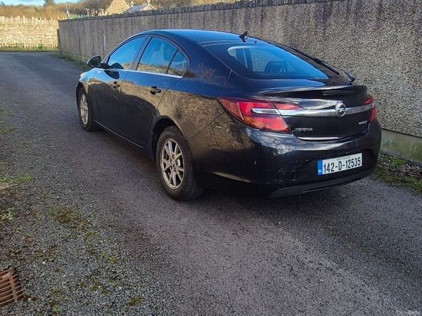 Opel Insignia Hatchback, Diesel, 2014, Black