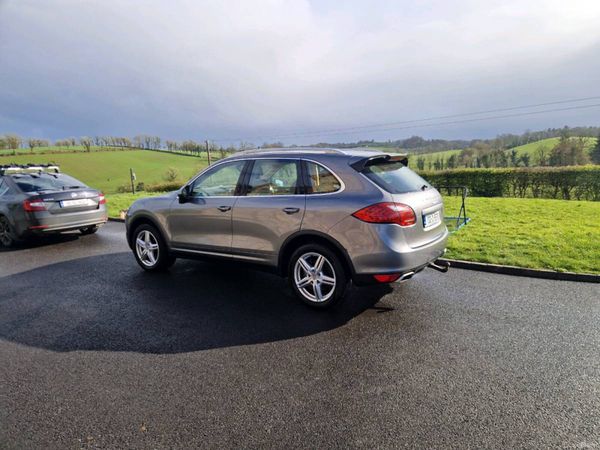 Porsche Cayenne SUV, Diesel, 2013, Grey