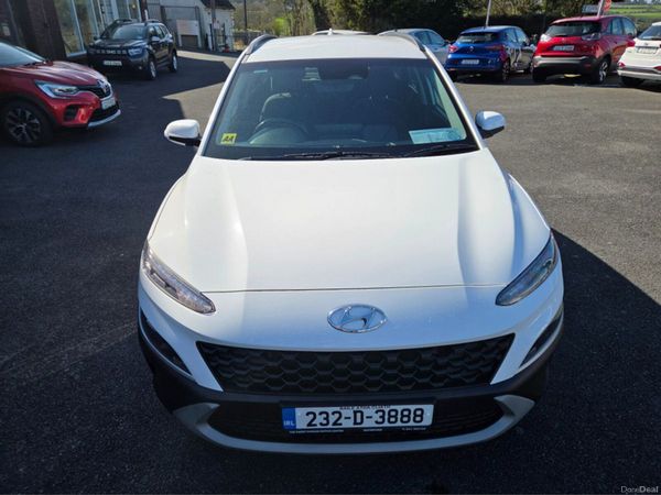 Hyundai KONA MPV, Petrol, 2023, White