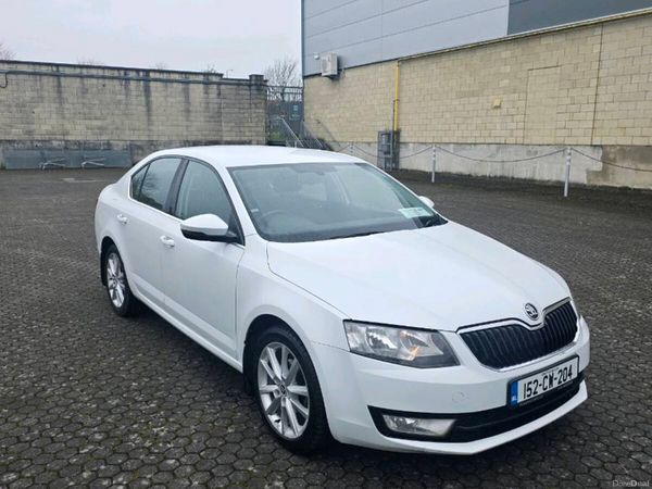 Skoda Octavia Saloon, Diesel, 2015, White