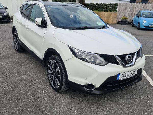 Nissan Qashqai Hatchback, Diesel, 2014, White
