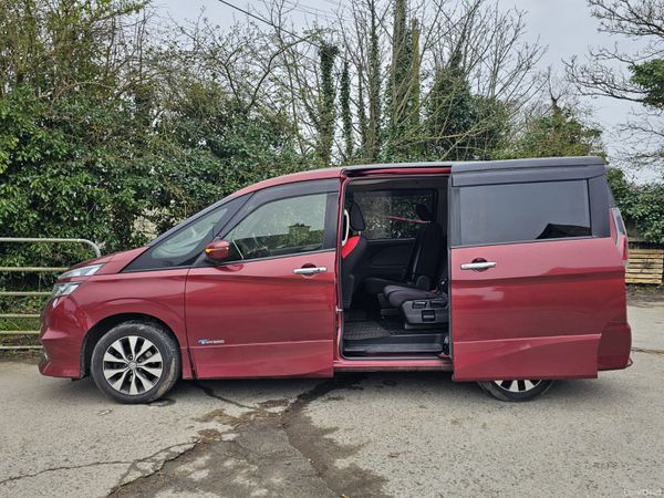 Nissan Serena MPV, Petrol Hybrid, 2017, Red