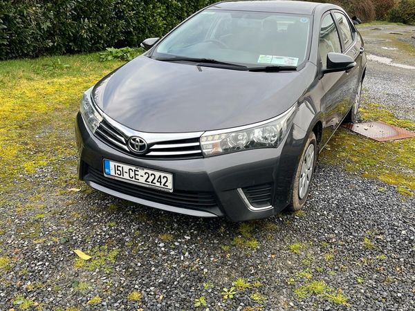 Toyota Corolla Saloon, Petrol, 2015, Grey