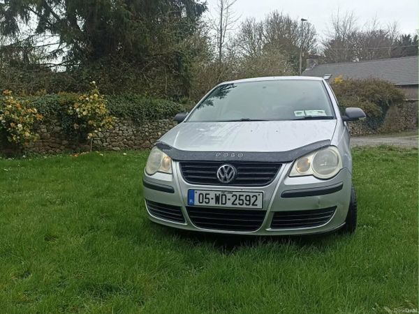 Volkswagen Polo Hatchback, Petrol, 2005, Silver