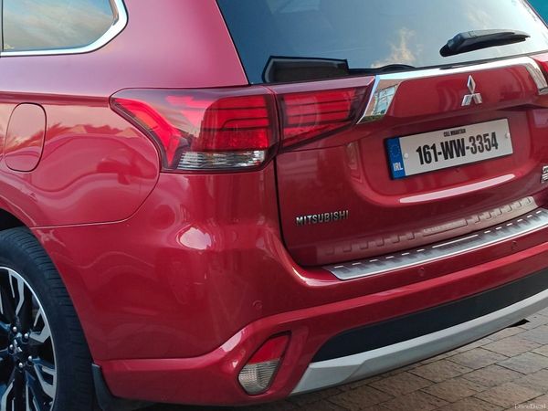 Mitsubishi Outlander SUV, Petrol Plug-in Hybrid, 2016, Red