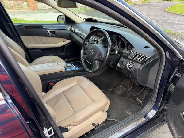 Mercedes-Benz E-Class Saloon, Diesel, 2012, Blue