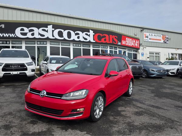 Volkswagen Golf Hatchback, Petrol, 2015, Red