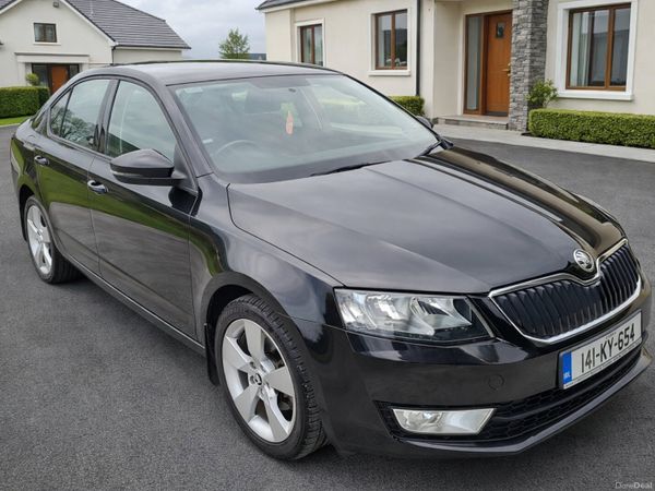 Skoda Octavia Saloon, Petrol, 2014, Black